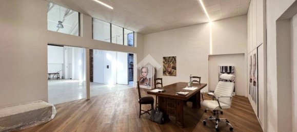 2غرفة عقار تجاري في Turin, Italy رقم 375270 3