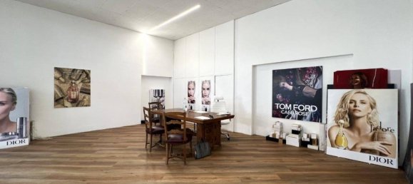 2غرفة عقار تجاري في Turin, Italy رقم 375270 4