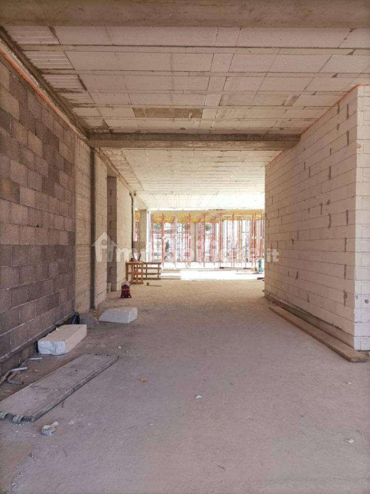 Propiedad comercial de 1 habitación en Lecce, Italy No. 96775