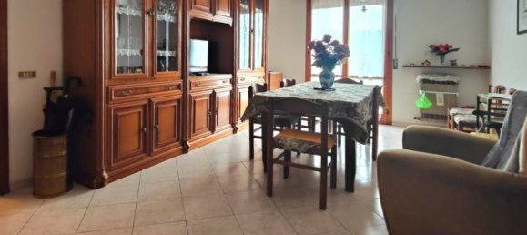 3 bedrooms Apartment in Novi di Modena, Italy No. 351526 3