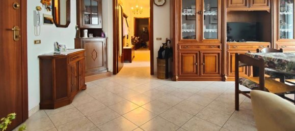 3 bedrooms Apartment in Novi di Modena, Italy No. 351526 2