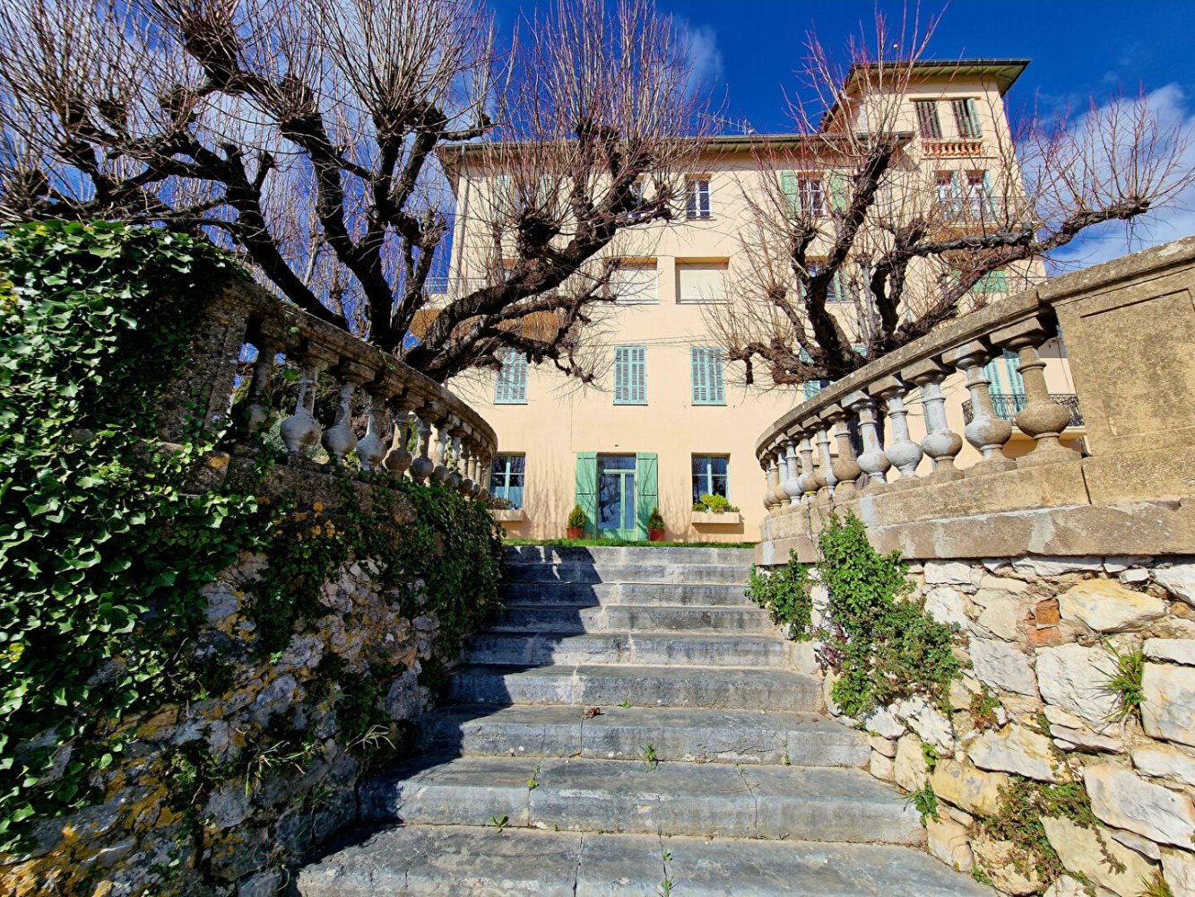 4 rooms Apartment in Grasse, France No. 192854