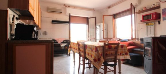 4 Schlafzimmer Wohnung in Quartu Sant'Elena, Italy, Nr. 379650 3