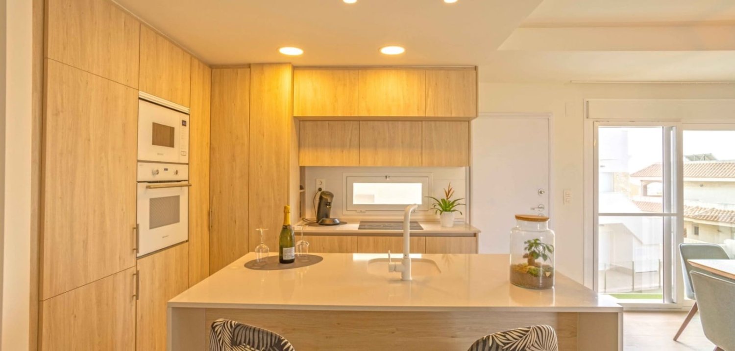 2 bedrooms Penthouse in Alicante, Spain No. 181642