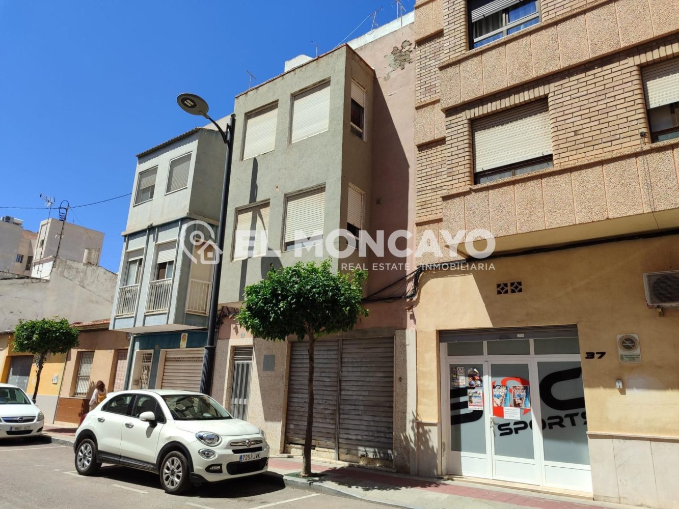  بناية في Guardamar del Segura, Spain 250متر مربع رقم 194976