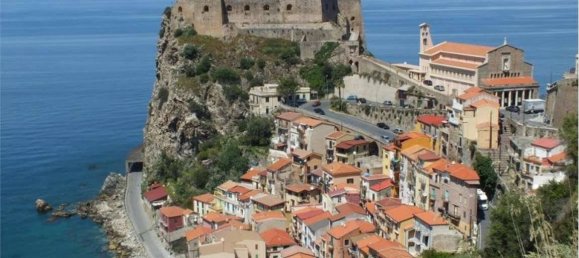 2 bedrooms Apartment in Crotone, Italy No. 183036 6