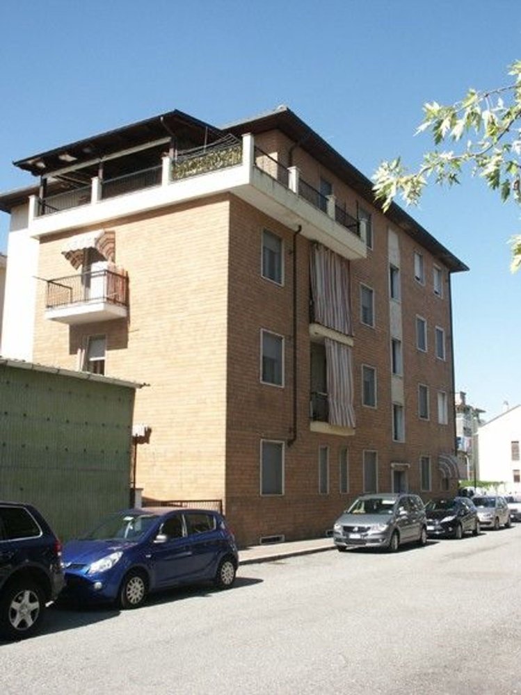 Apartamento de 4 divisões em Casale Monferrato, Italy N.º 70831