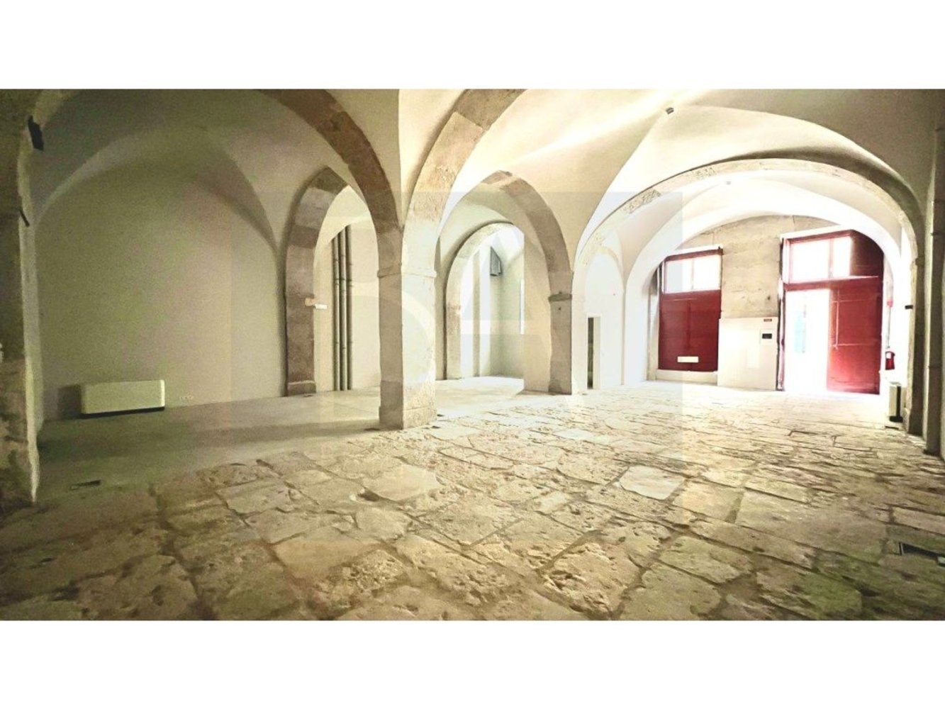 186m² Warehouse in Lisbon, Portugal No. 266545