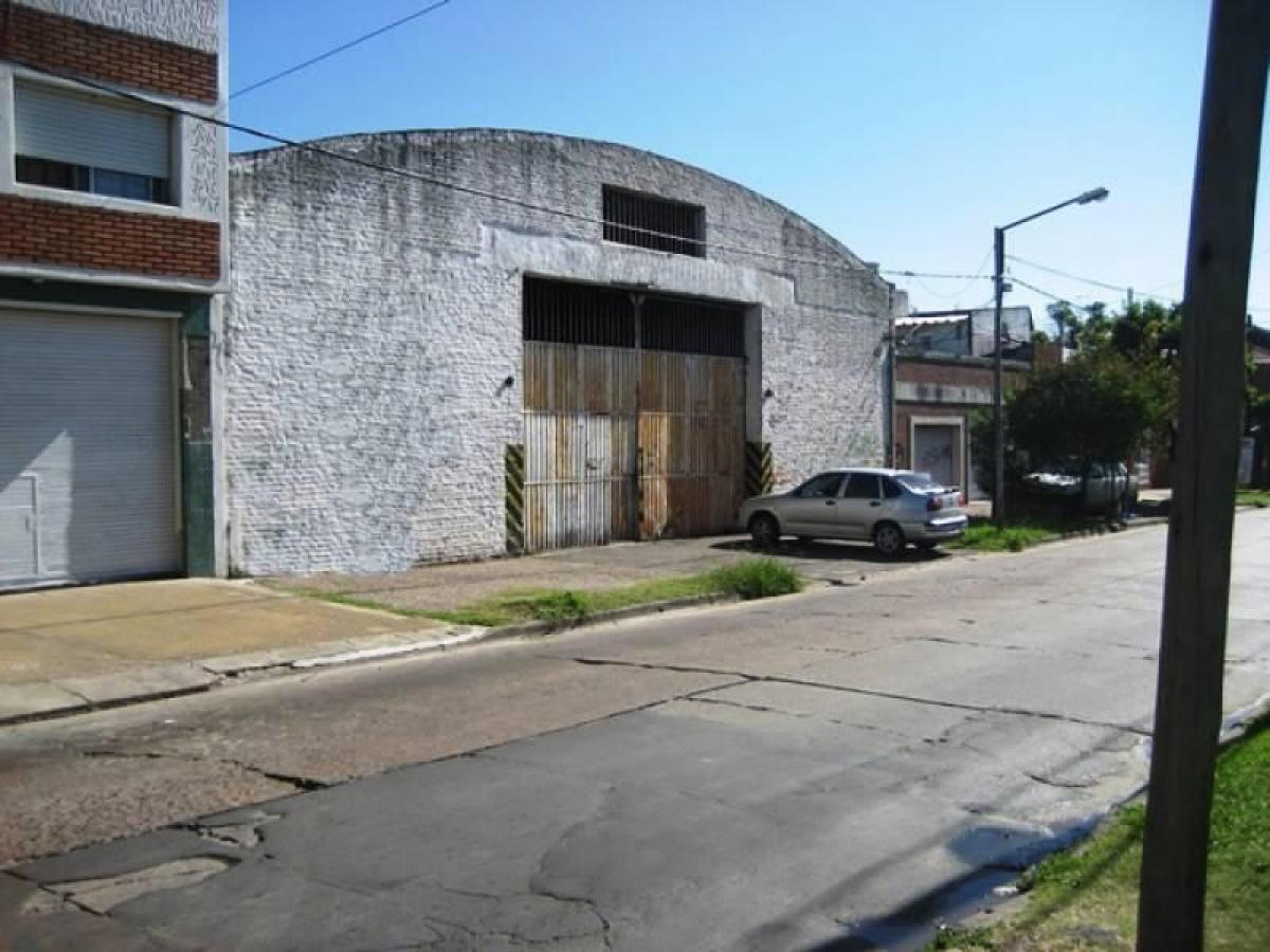 700m² Commercial property in Lomas de Zamora, Argentina No. 25251