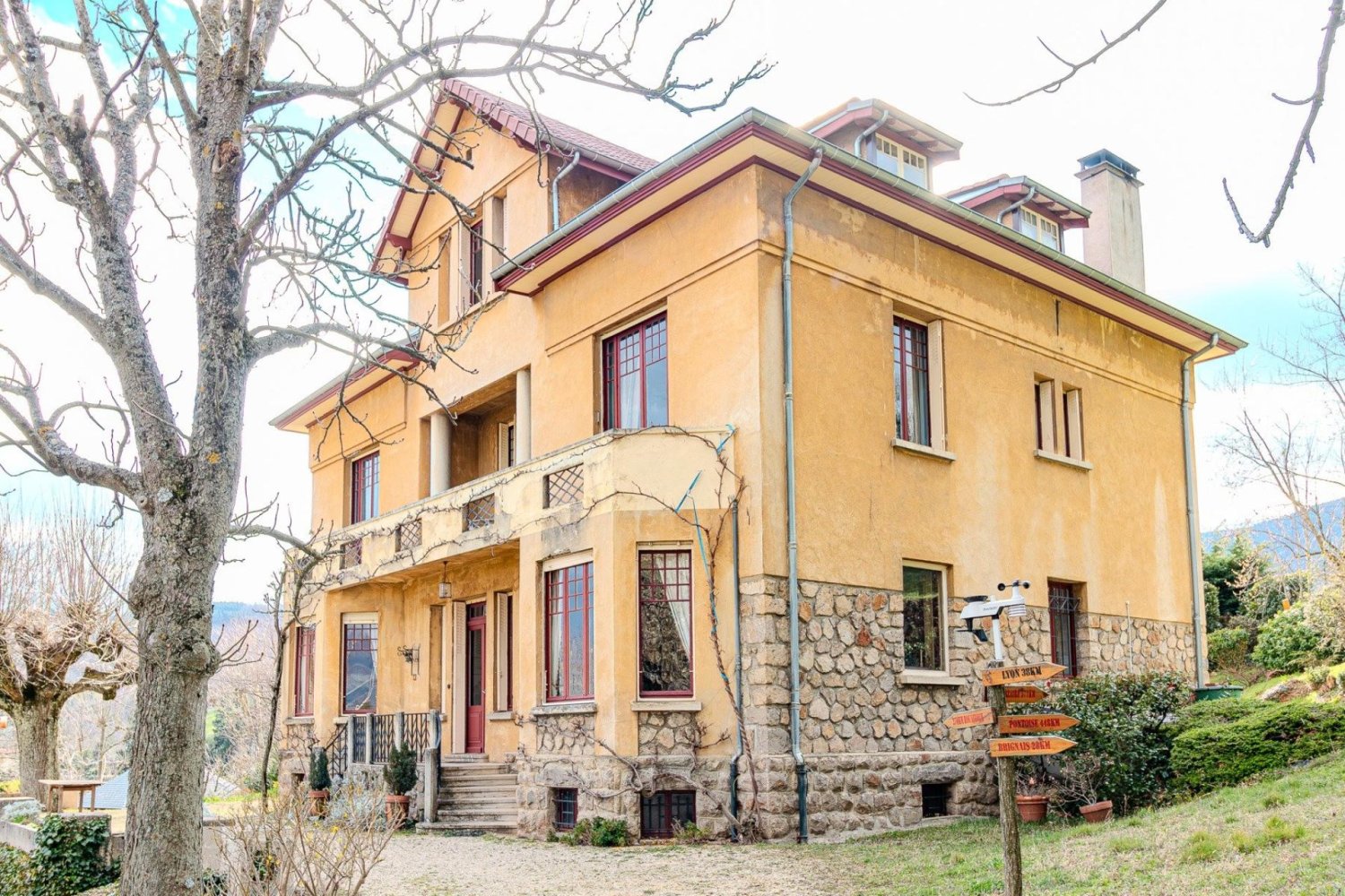 9 bedrooms House in Pelussin, France No. 201061