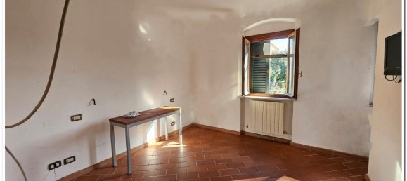 Dúplex de 3 habitaciónes en Livorno, Italy No. 219235 12