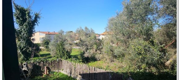 Dúplex de 3 habitaciónes en Livorno, Italy No. 219235 2