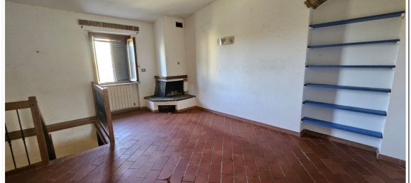 Dúplex de 3 habitaciónes en Livorno, Italy No. 219235 10