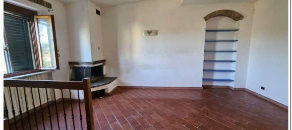 Dúplex de 3 habitaciónes en Livorno, Italy No. 219235 9