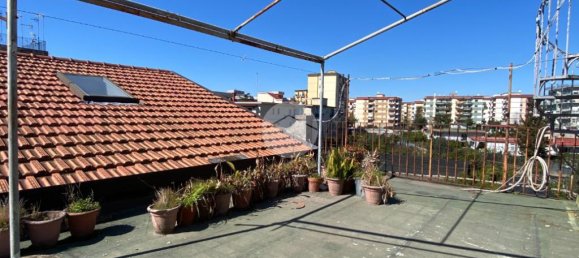 Apartamento T2 em San Giorgio a Cremano, Italy N.º 52477 5