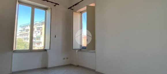 Apartamento T2 em San Giorgio a Cremano, Italy N.º 52477 10