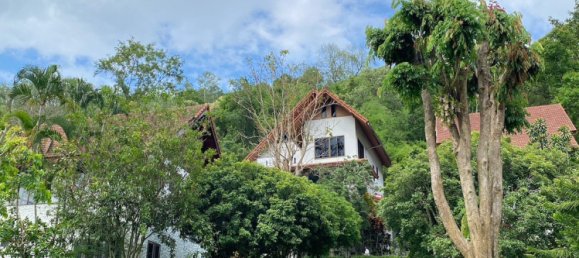 4 bedrooms House in Chiang Mai, Thailand No. 27181 2