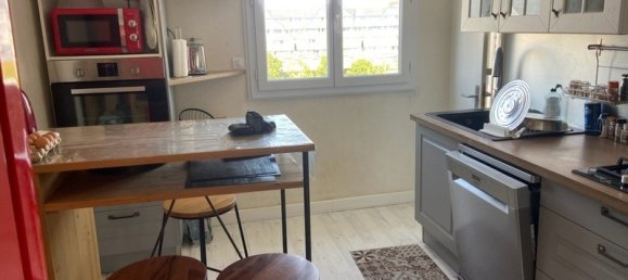 3 bedrooms Apartment in Reze, France No. 194216 4