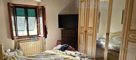 4 rooms Apartment in Livorno, Italy No. 41714 10