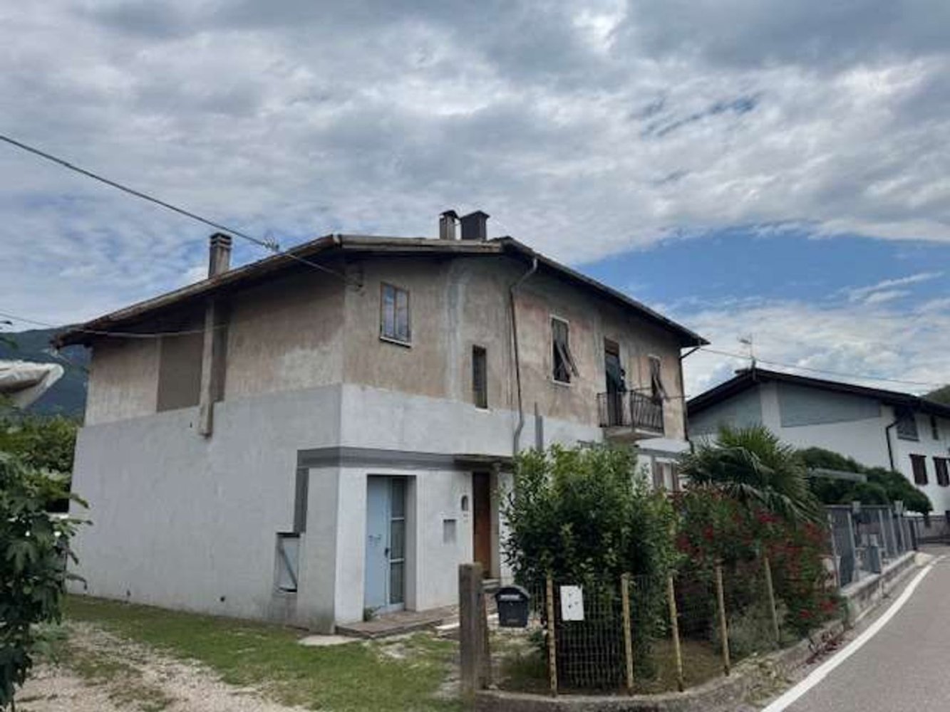 8 rooms Apartment in Trento, Italy No. 299028