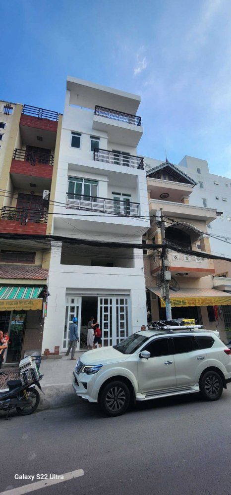 70.2m² Townhouse in District 7, Vietnam No. 12804