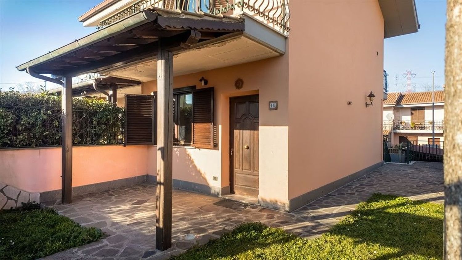 3 rooms House in Labico, Italy No. 30771