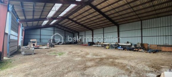850m² Warehouse in Sens, France No. 309652 2