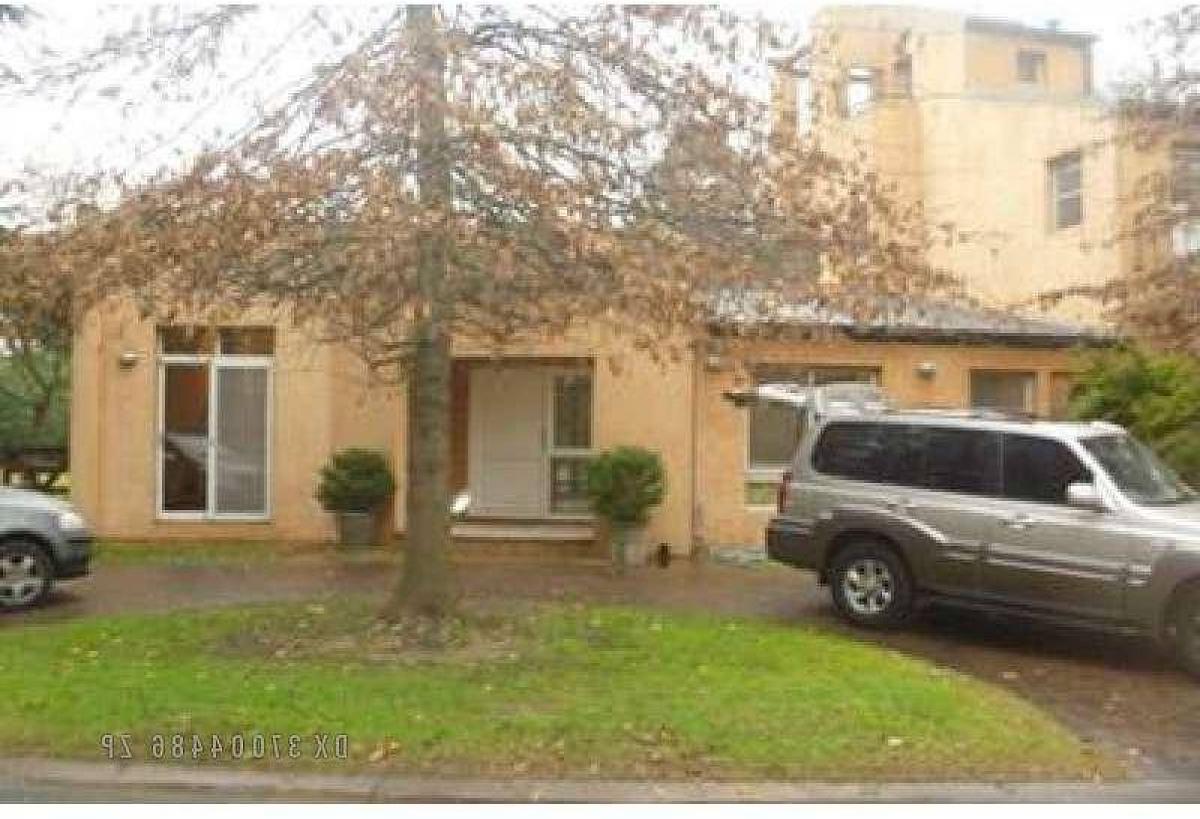 4 bedrooms House in Tigre, Argentina No. 19572