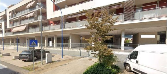 5 rooms Commercial property in Brescia, Italy No. 346647 2