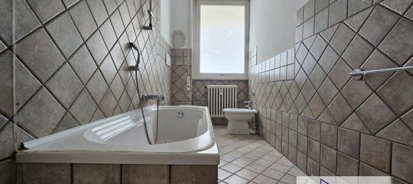 Квартира с 4 комнатами в Римини, Италия № 33171 43