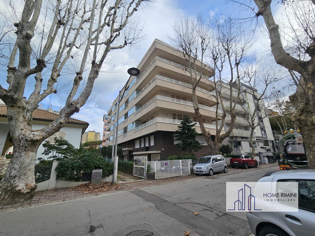 Квартира с 4 комнатами в Римини, Италия № 33171