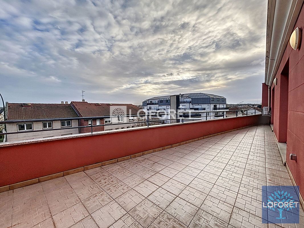 2 bedrooms Apartment in Vigneux-sur-Seine, France No. 169472