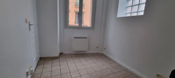 Studio à Nanterre, France No. 139205 3