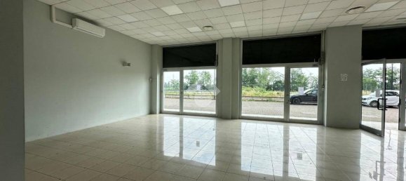 1-Zimmer Gewerbliche Immobilie in Casarile, Italy, Nr. 350910 10