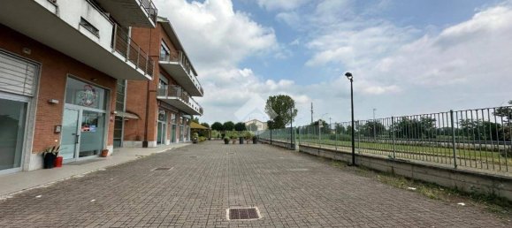 1-Zimmer Gewerbliche Immobilie in Casarile, Italy, Nr. 350910 2