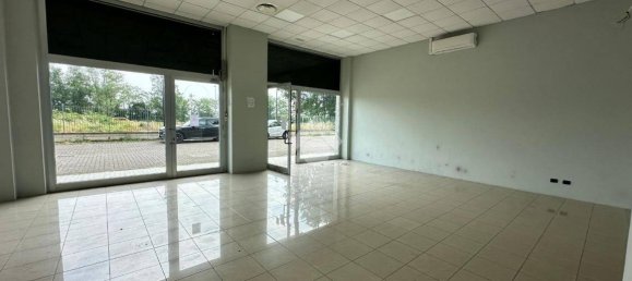 1-Zimmer Gewerbliche Immobilie in Casarile, Italy, Nr. 350910 3