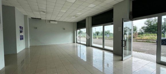 1-Zimmer Gewerbliche Immobilie in Casarile, Italy, Nr. 350910 12