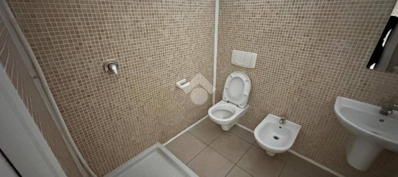 1-Zimmer Gewerbliche Immobilie in Casarile, Italy, Nr. 350910 13