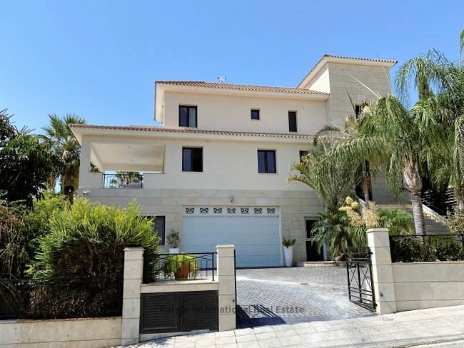 6 bedrooms Villa in Palodeia, Cyprus No. 22522