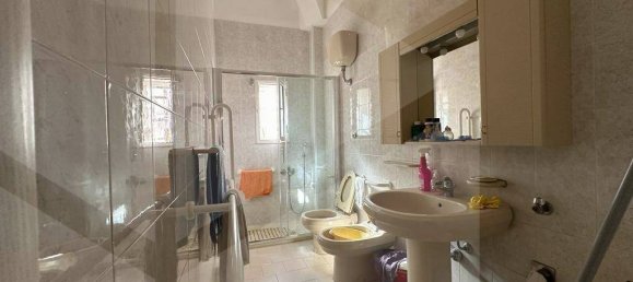 2 bedrooms Apartment in Bari, Italy No. 24723 18