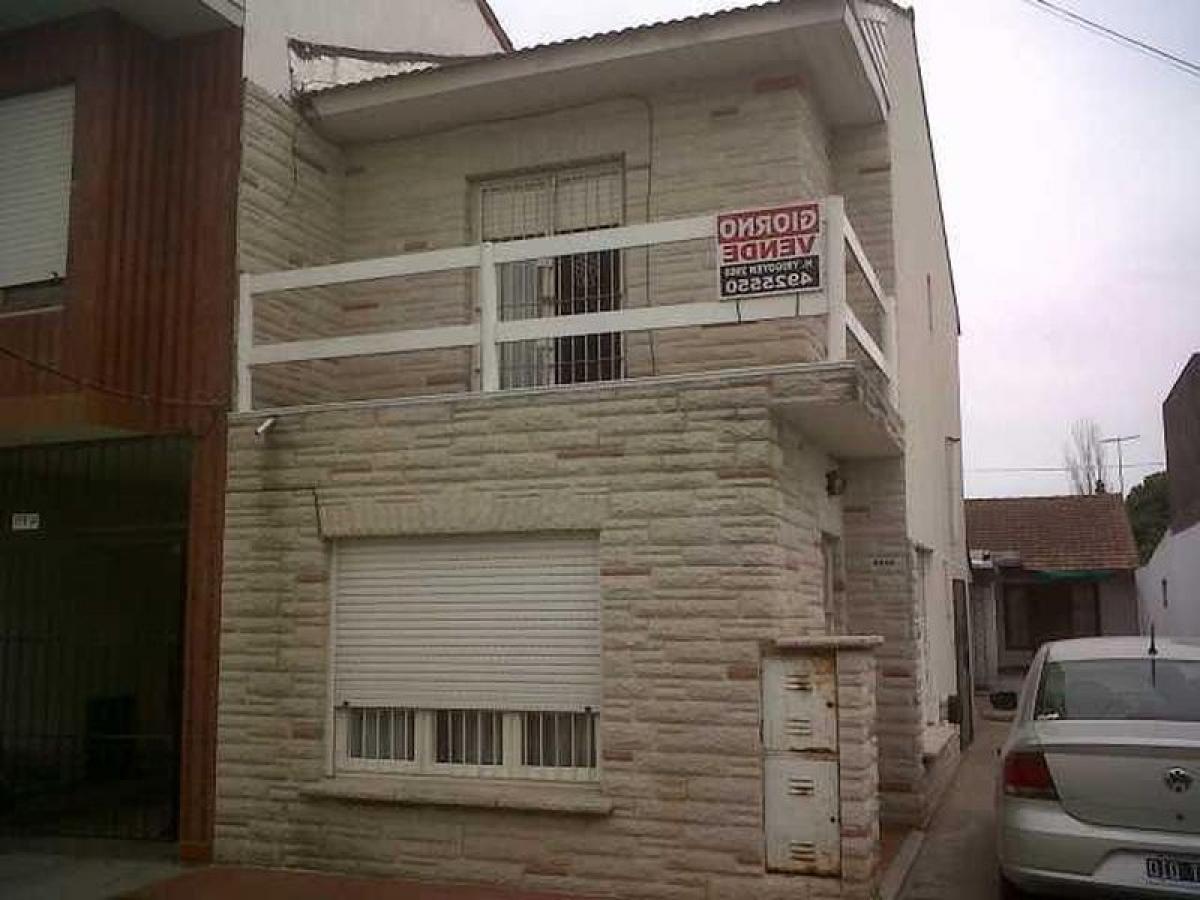 2 bedrooms House in Mar del Plata, Argentina No. 75056