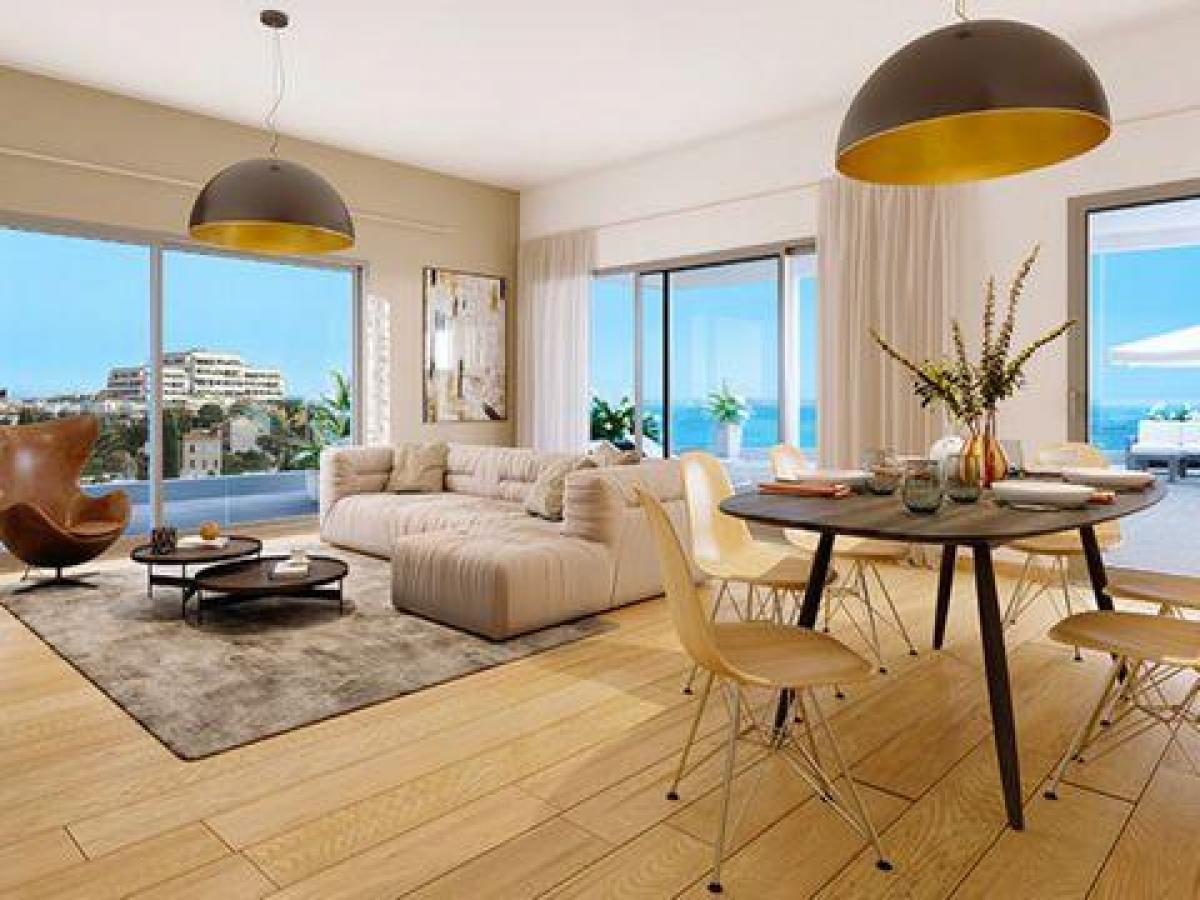 3 bedrooms Condo in Marseille, France No. 10870