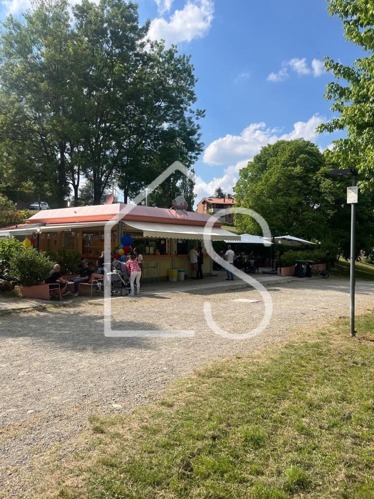  عقار تجاري في Zola Predosa, Italy 95متر مربع رقم 299705