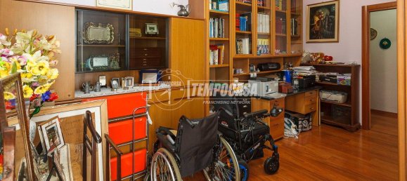 2 bedrooms Apartment in Bergamo, Italy No. 265453 9