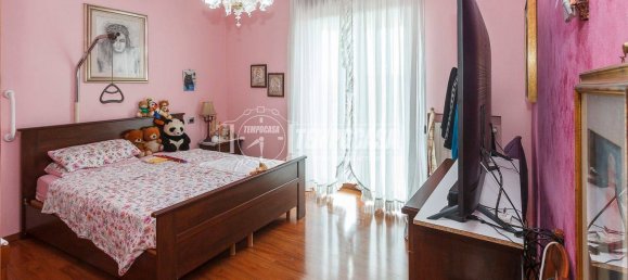 2 bedrooms Apartment in Bergamo, Italy No. 265453 4