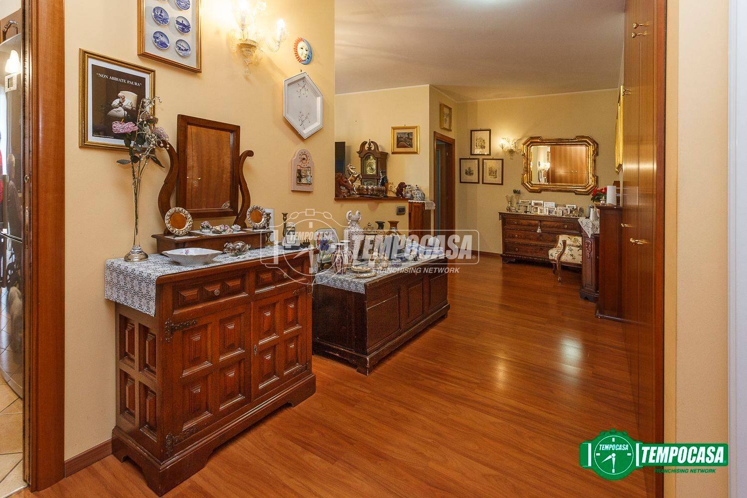 2 bedrooms Apartment in Bergamo, Italy No. 265453