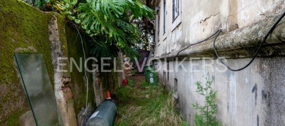  Land in Lisbon, Portugal No. 76454 9