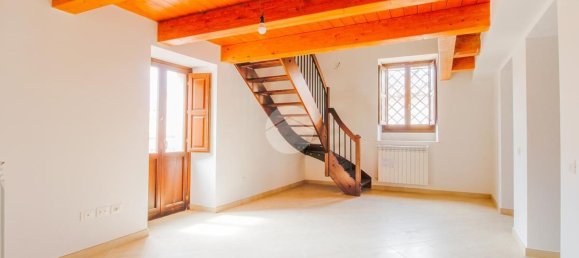 Dúplex de 4 habitaciónes en L'Aquila, Italy No. 228646 9