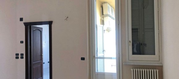 4 bedrooms Apartment in Voghera, Italy No. 329664 10