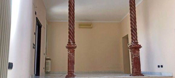 4 bedrooms Apartment in Voghera, Italy No. 329664 2